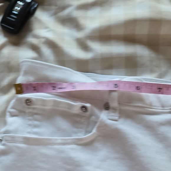 GAP White Frayed Hem Denim  Shorts-32 - Picture 6 of 9